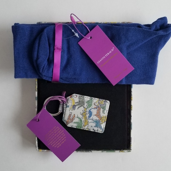 Tie with handkerchief, sock, key ring - Picture 5 of 10